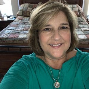 Meet your Posher, Debbie